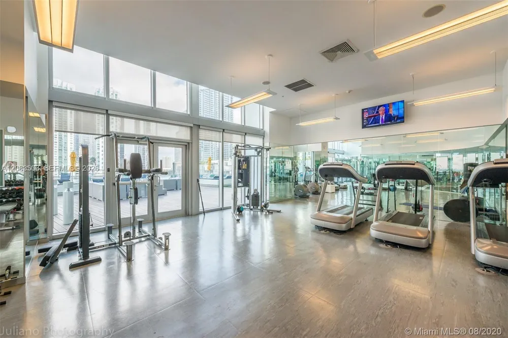 92 SW 3rd St #1107 Miami, FL 33130
