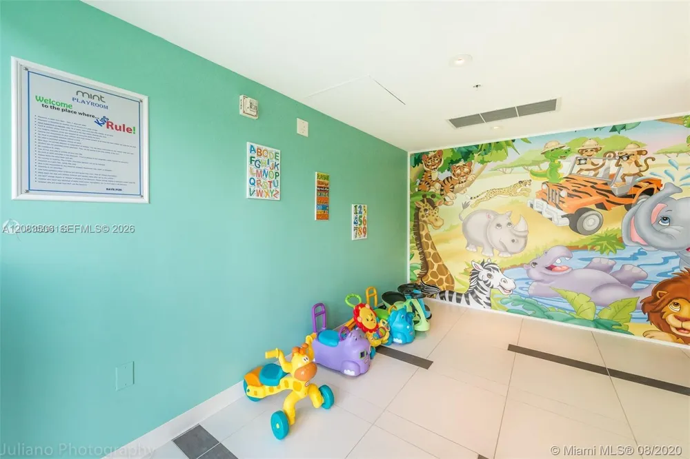 92 SW 3rd St #1107 Miami, FL 33130