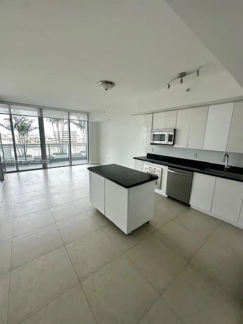 92 SW 3rd St #1107 Miami, FL 33130