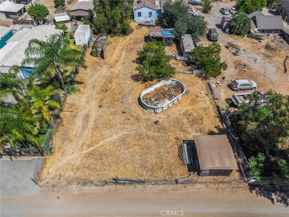 6 Eucalyptus Ave Perris, CA 92570
