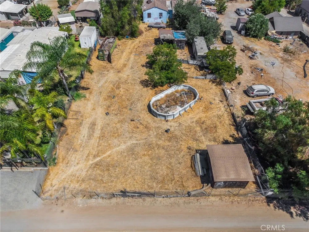 7 Eucalyptus Ave Perris, CA 92570