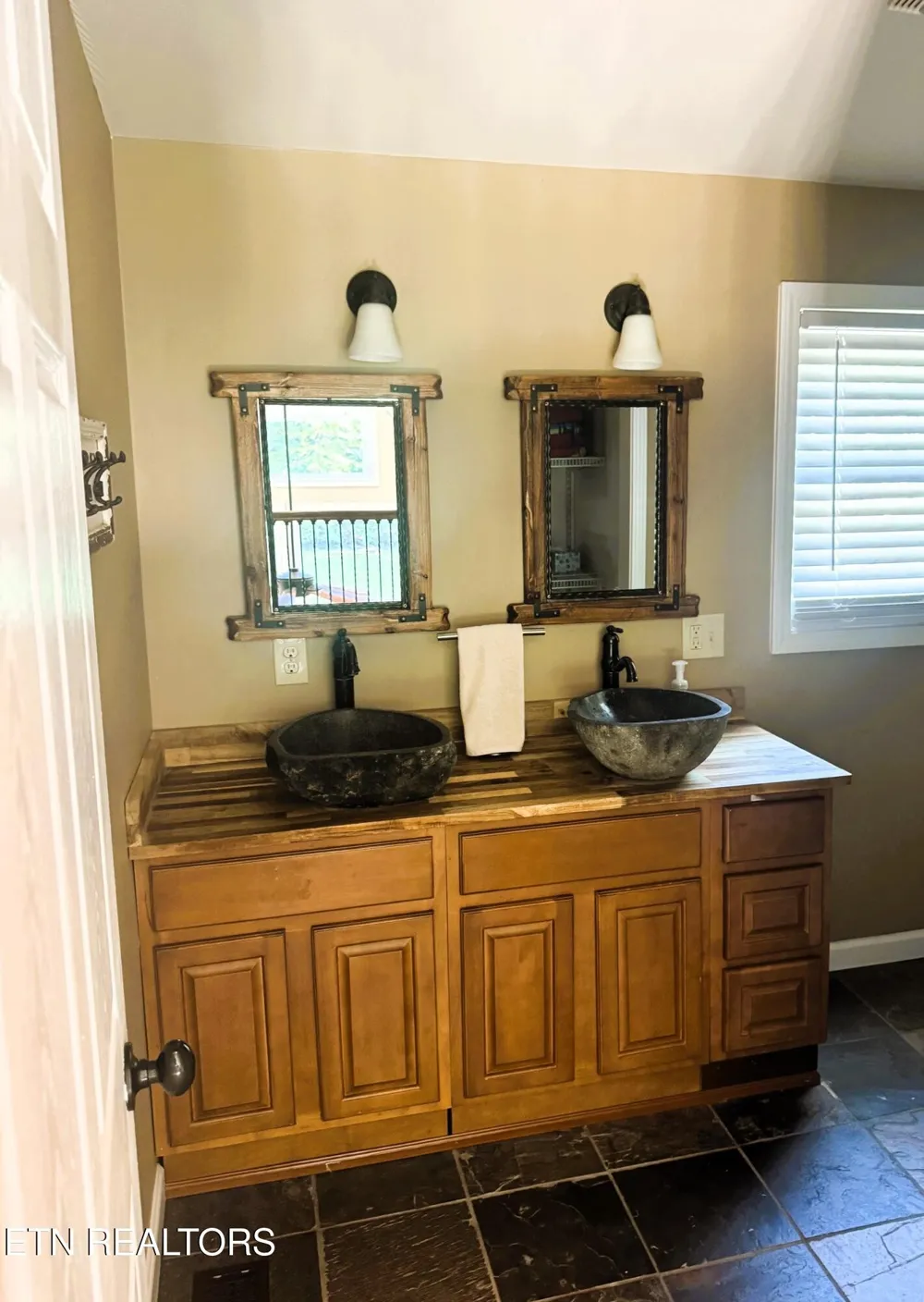 661 Laurel Lake Circle Madisonville, TN 37354