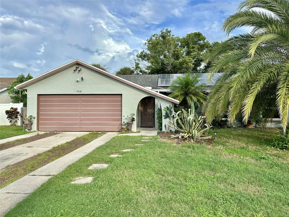 958 FLORIDA PARKWAY Kissimmee, FL 34743