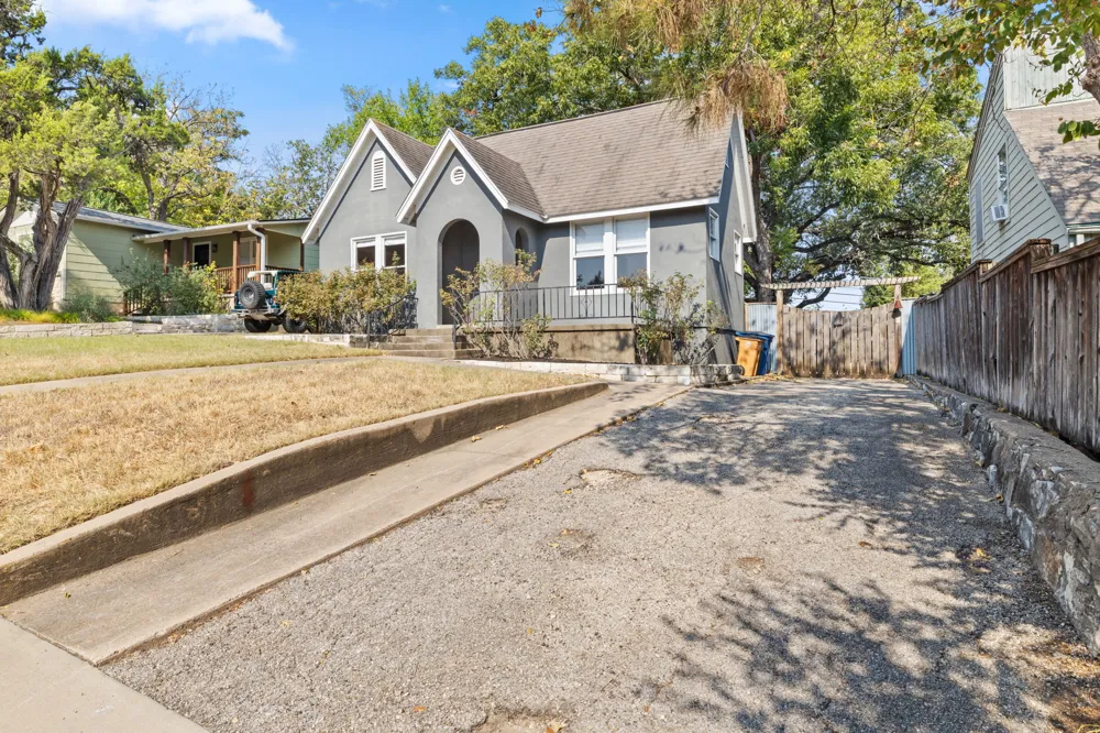 2002 Travis Heights Boulevard Austin, TX 78704