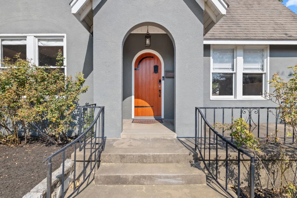 2002 Travis Heights Boulevard Austin, TX 78704