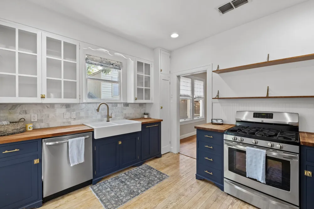 2002 Travis Heights Boulevard Austin, TX 78704