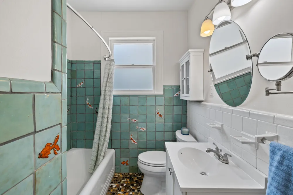 2002 Travis Heights Boulevard Austin, TX 78704