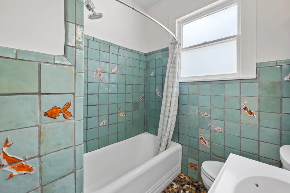 2002 Travis Heights Boulevard Austin, TX 78704