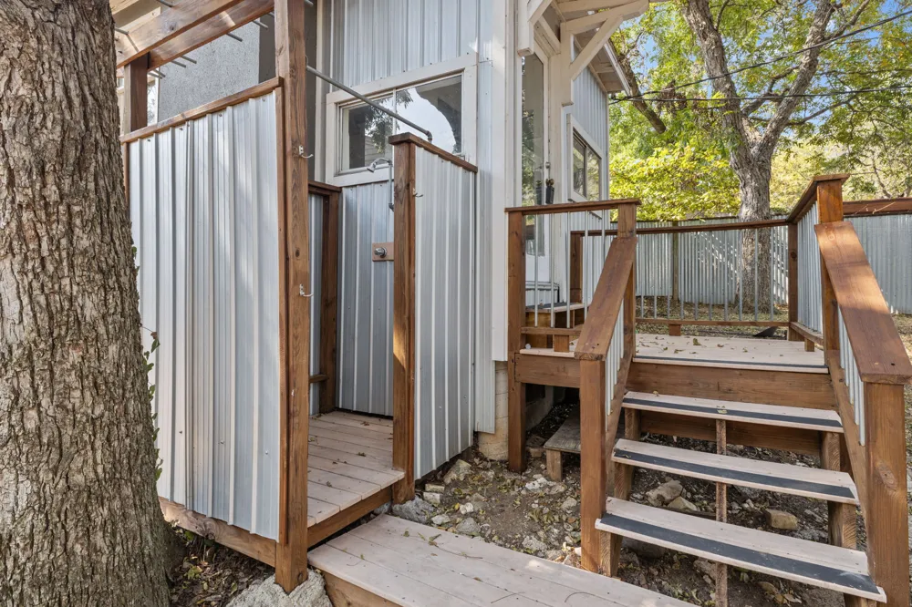 2002 Travis Heights Boulevard Austin, TX 78704