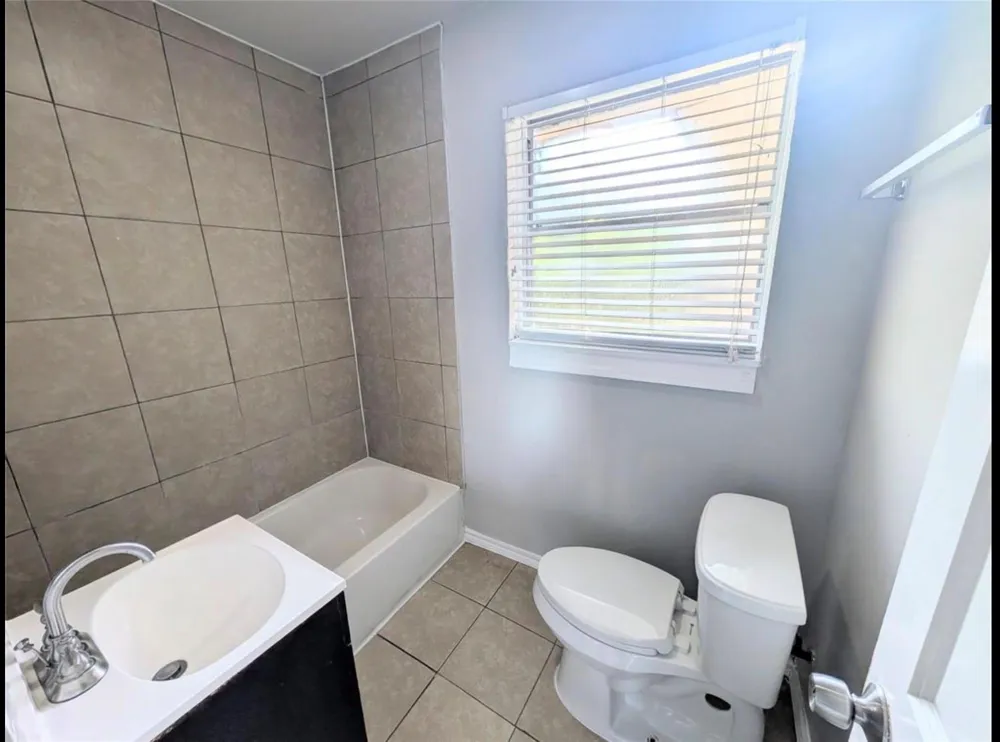 2819 Dragonwick Drive Houston, TX 77045