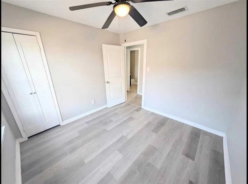 2819 Dragonwick Drive Houston, TX 77045