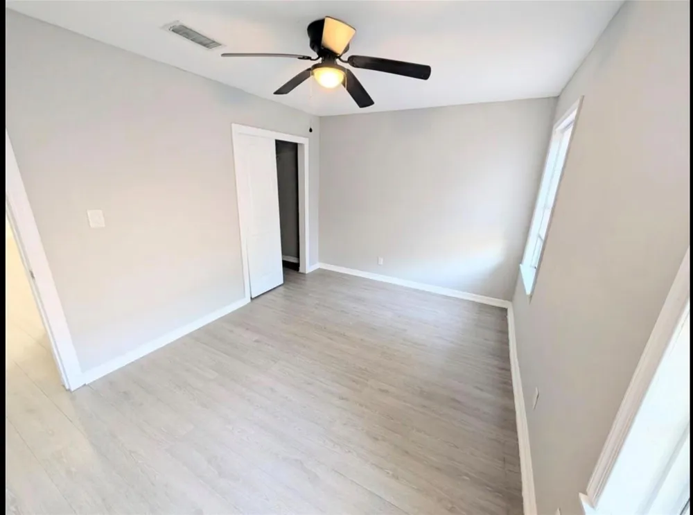 2819 Dragonwick Drive Houston, TX 77045