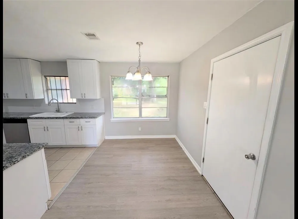 2819 Dragonwick Drive Houston, TX 77045