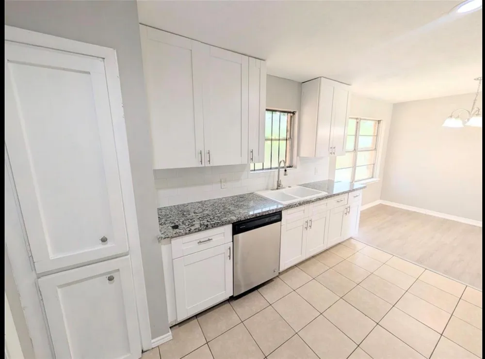 2819 Dragonwick Drive Houston, TX 77045