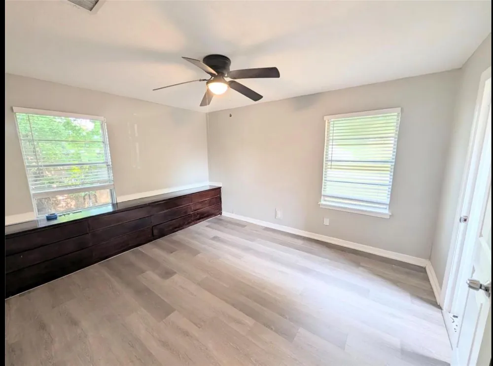 2819 Dragonwick Drive Houston, TX 77045