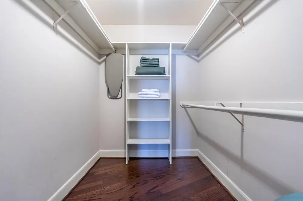 3525 Sage Road #1313 Houston, TX 77056