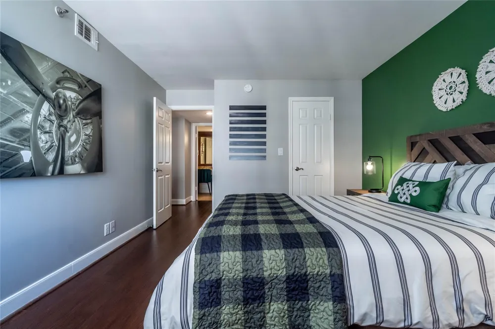 3525 Sage Road #1313 Houston, TX 77056