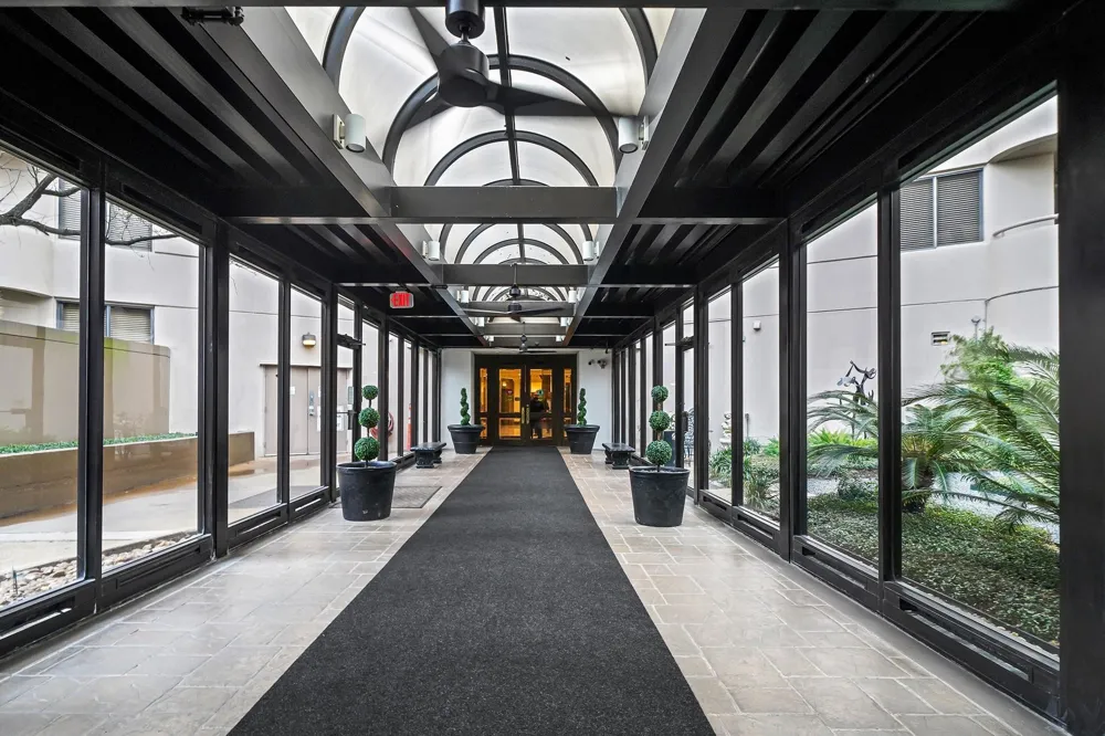 3525 Sage Road #1313 Houston, TX 77056