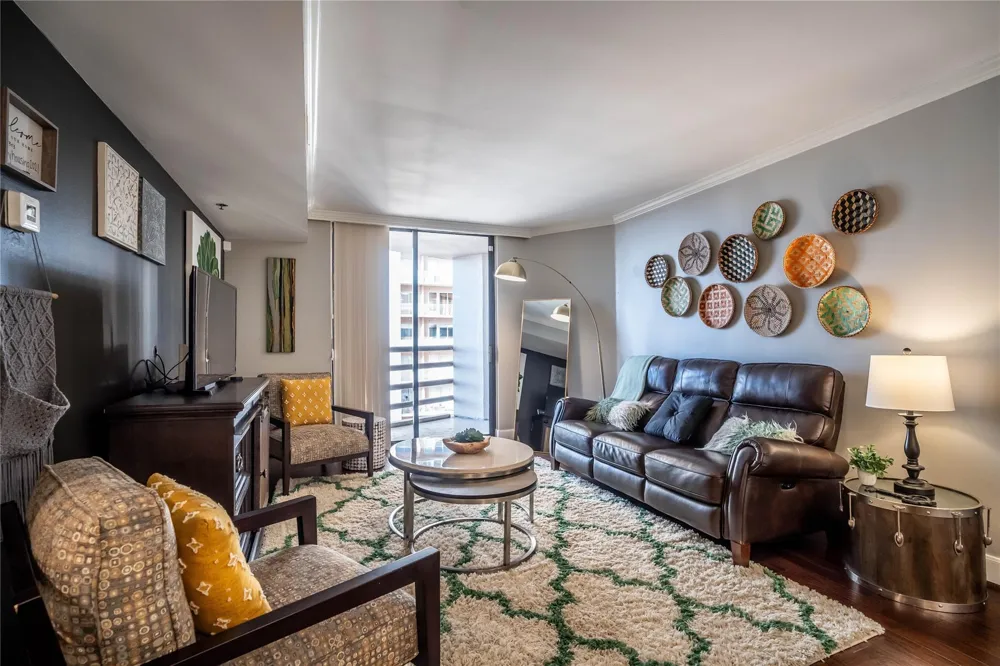 3525 Sage Road #1313 Houston, TX 77056
