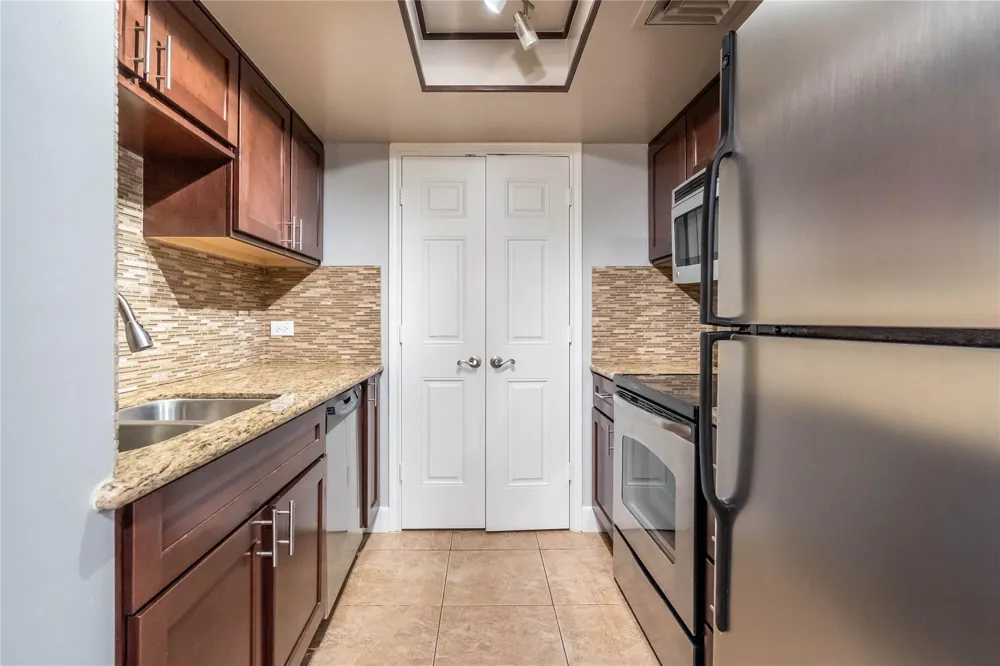 3525 Sage Road #1313 Houston, TX 77056