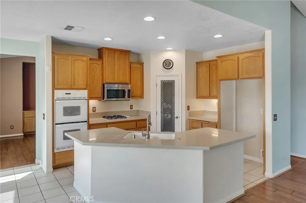 17112 Century Plant Apple Valley, CA 92307