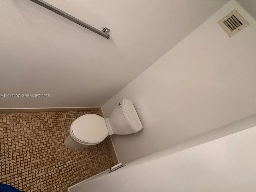 2500 Parkview Dr #1109 Hallandale Beach, FL 33009
