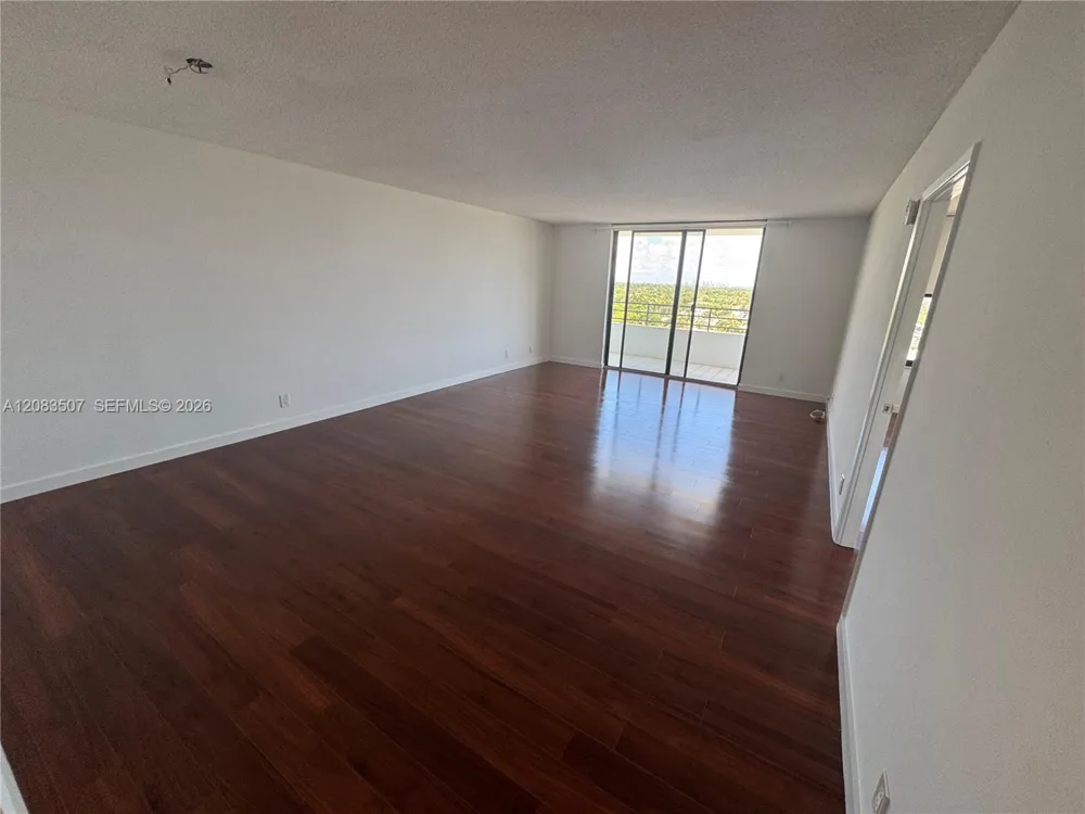2500 Parkview Dr #1109 Hallandale Beach, FL 33009