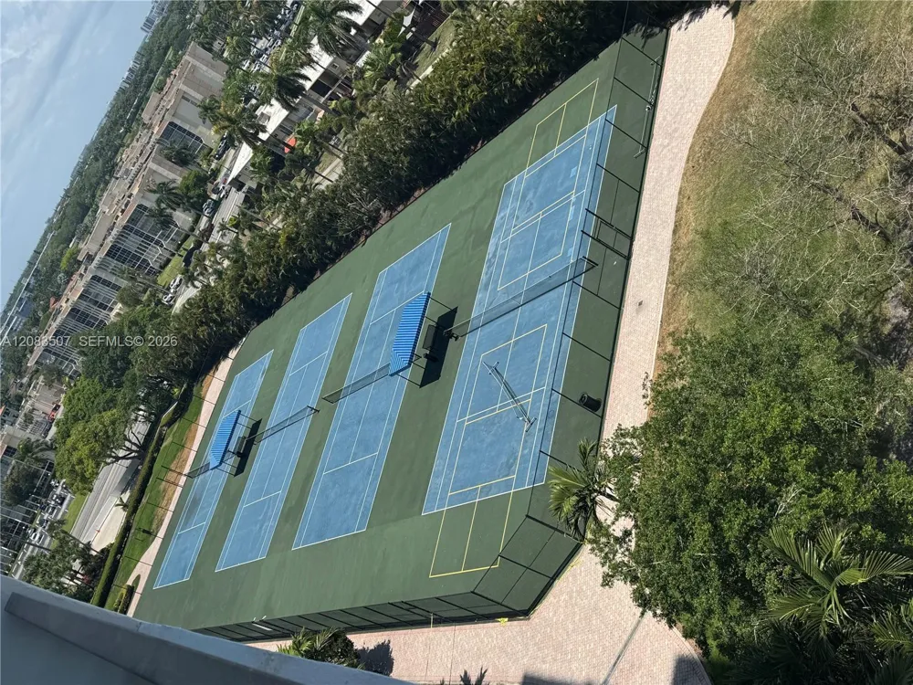 2500 Parkview Dr #1109 Hallandale Beach, FL 33009