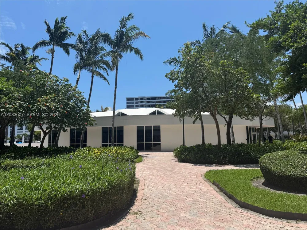2500 Parkview Dr #1109 Hallandale Beach, FL 33009