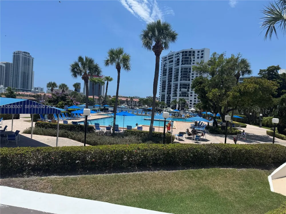 2500 Parkview Dr #1109 Hallandale Beach, FL 33009