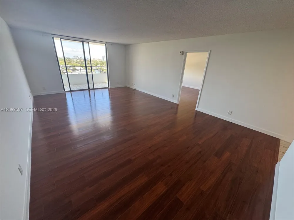 2500 Parkview Dr #1109 Hallandale Beach, FL 33009