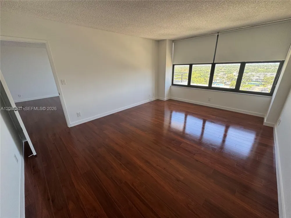 2500 Parkview Dr #1109 Hallandale Beach, FL 33009