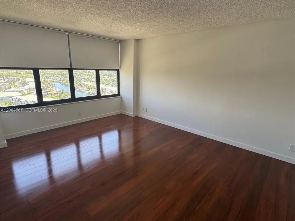 2500 Parkview Dr #1109 Hallandale Beach, FL 33009