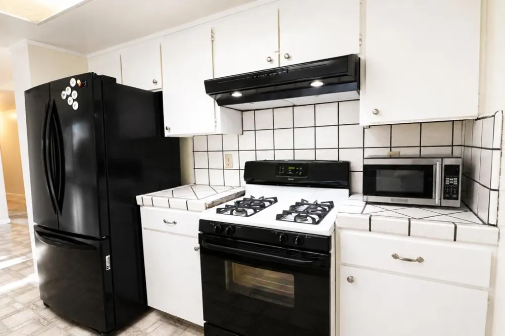 100 El Dorado Drive Hollister, CA 95023