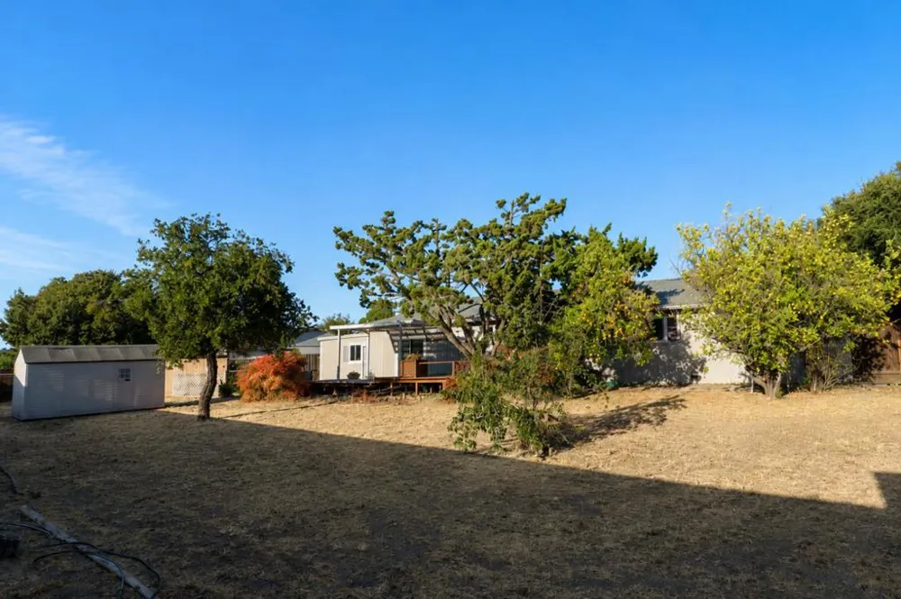 100 El Dorado Drive Hollister, CA 95023