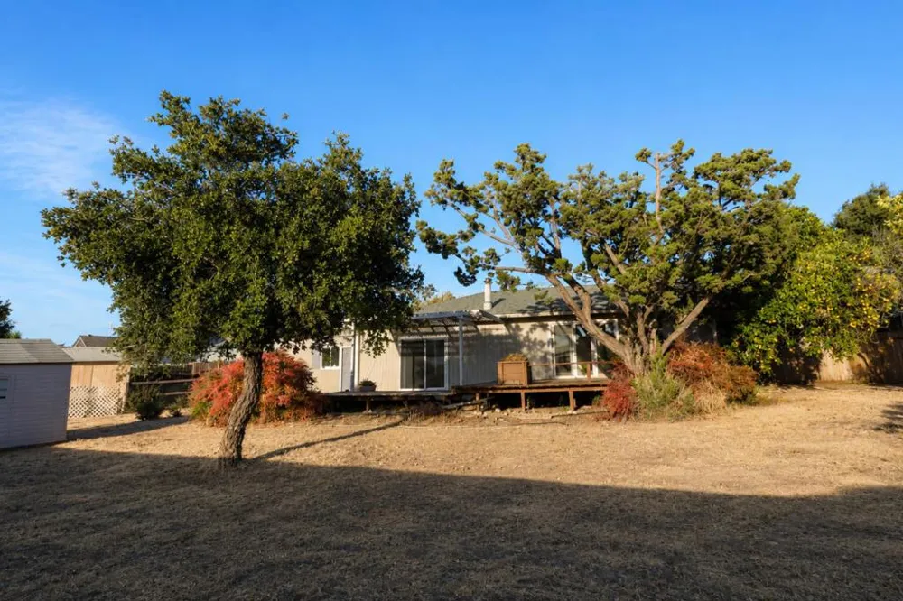 100 El Dorado Drive Hollister, CA 95023