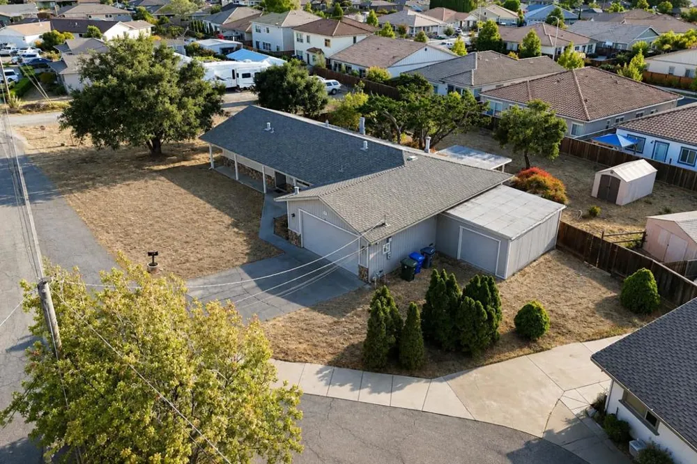100 El Dorado Drive Hollister, CA 95023