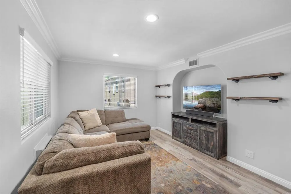 2752 B STREET #212 San Diego, CA 92102