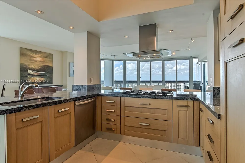 3535 S OCEAN DR #2805 Hollywood, FL 33019