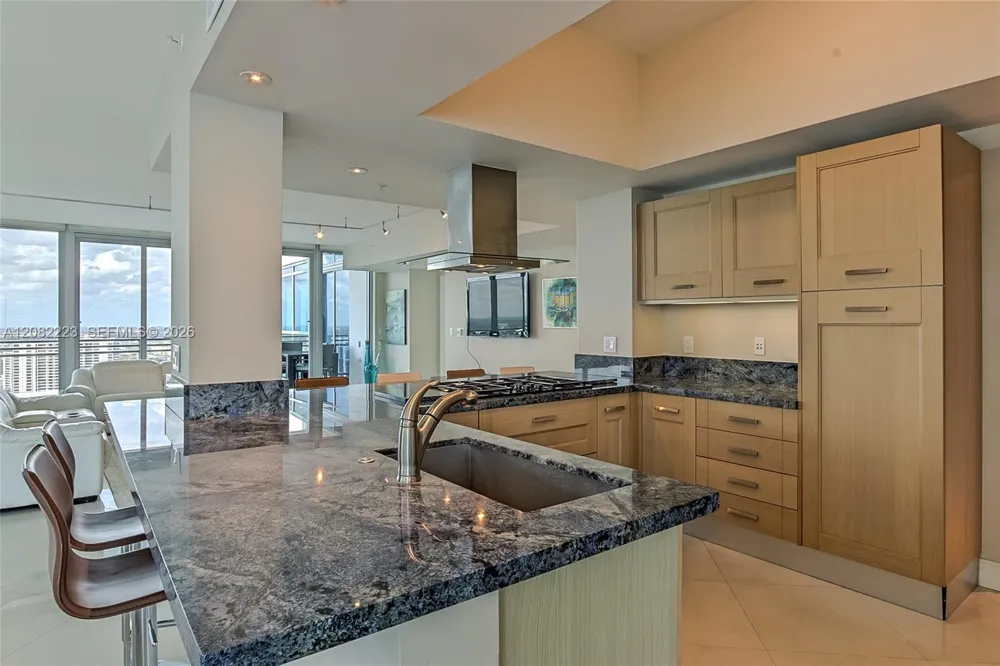 3535 S OCEAN DR #2805 Hollywood, FL 33019