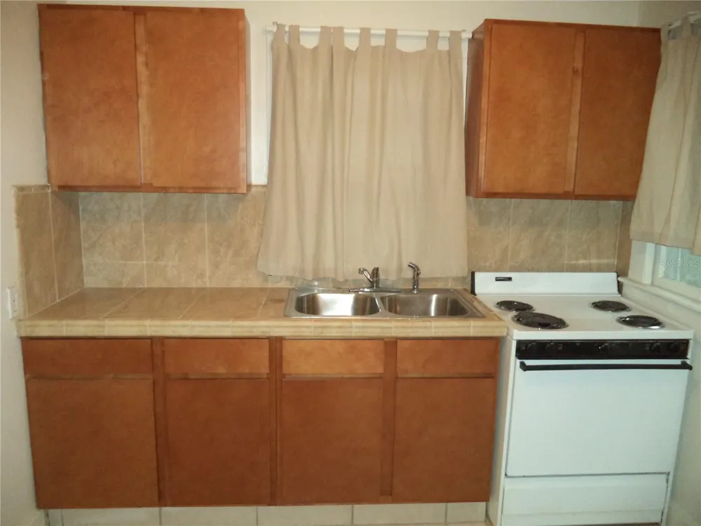 750 7TH AVENUE St Petersburg, FL 33701