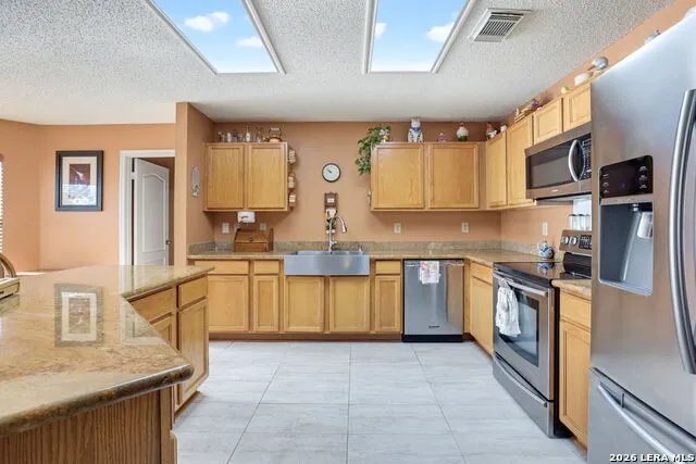 8643 Park Olympia Universal City, TX 78148