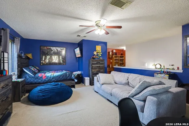 8643 Park Olympia Universal City, TX 78148