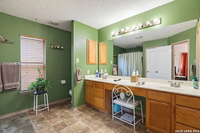 8643 Park Olympia Universal City, TX 78148
