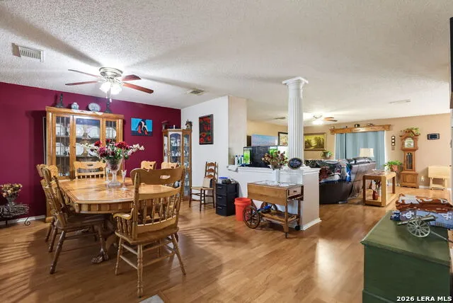 8643 Park Olympia Universal City, TX 78148