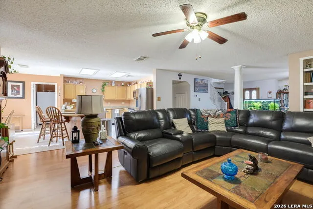 8643 Park Olympia Universal City, TX 78148