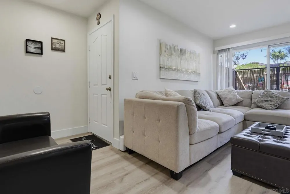 432 Edgehill Ln #3 Oceanside, CA 92054