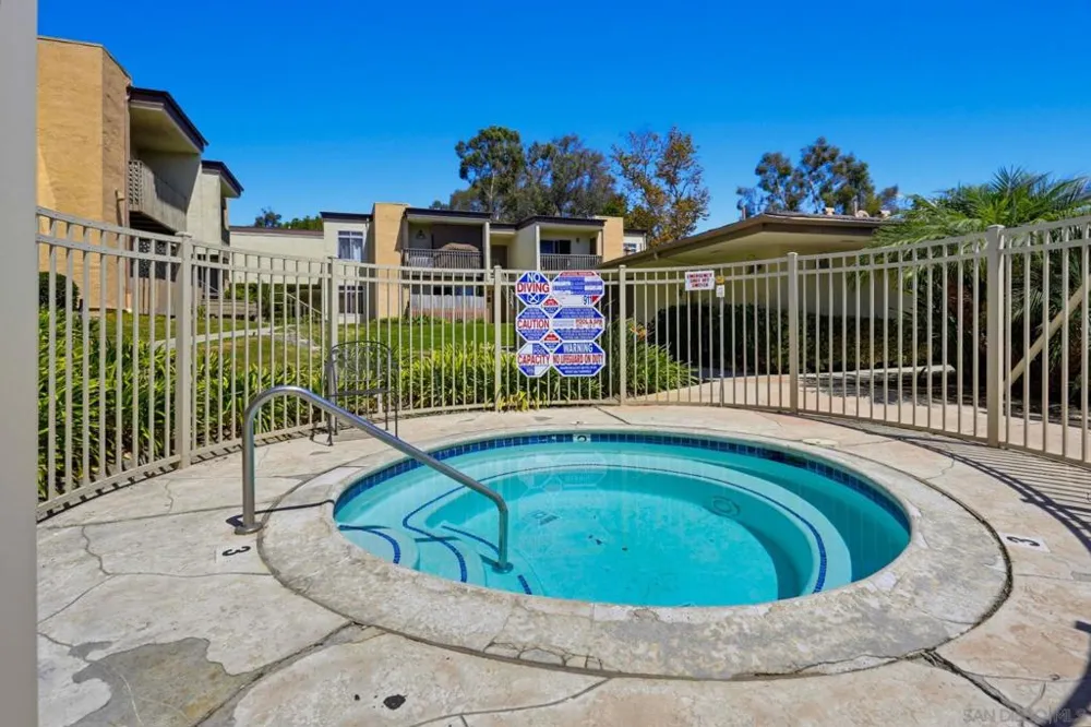 432 Edgehill Ln #3 Oceanside, CA 92054