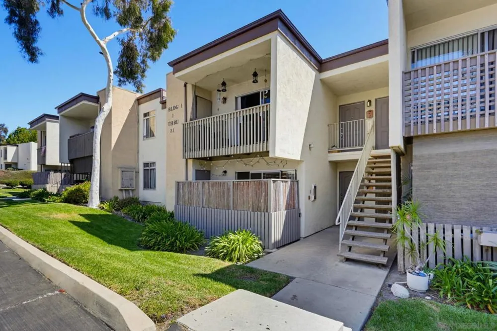 432 Edgehill Ln #3 Oceanside, CA 92054