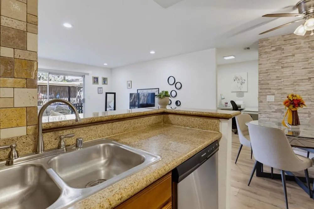 432 Edgehill Ln #3 Oceanside, CA 92054